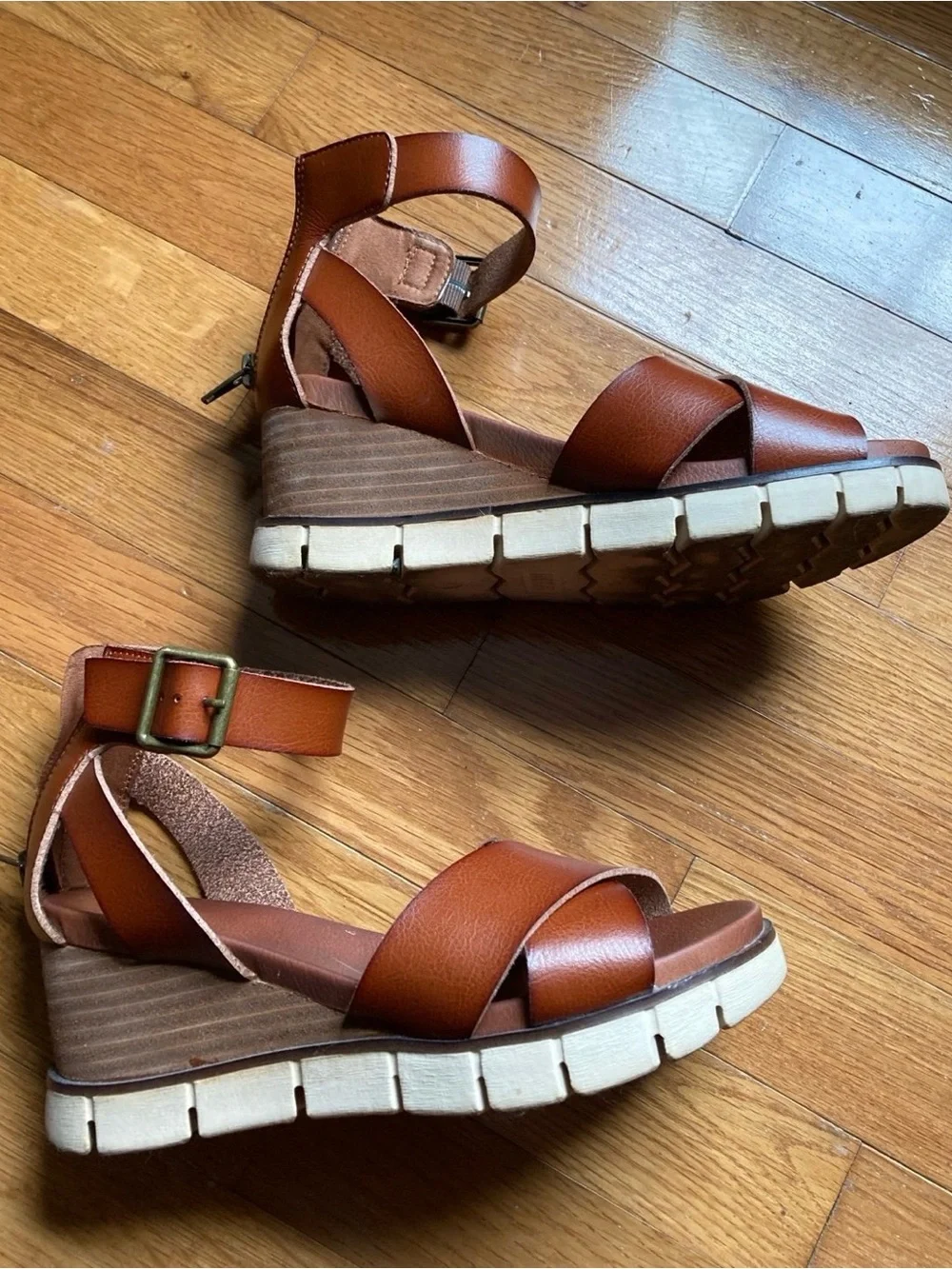 Women's Brown Crisscross Ankle Strap Platform Sandals